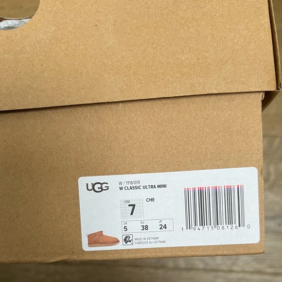 UGG. Classic Ultra Mini Boots, Chestnut, Women’s Size 7 - NWT - Picture 7 of 11